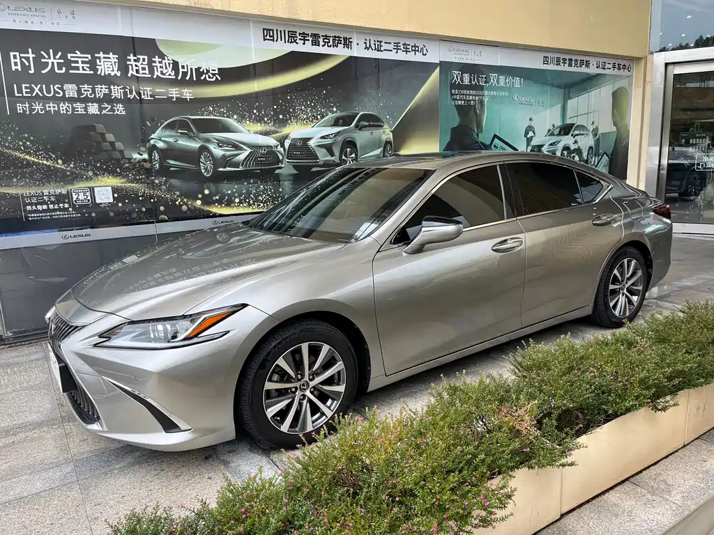 Lexus ES — миниатюра 4