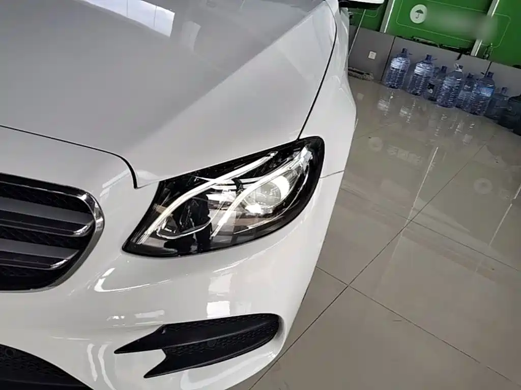 Mercedes-Benz E-Class — миниатюра 24
