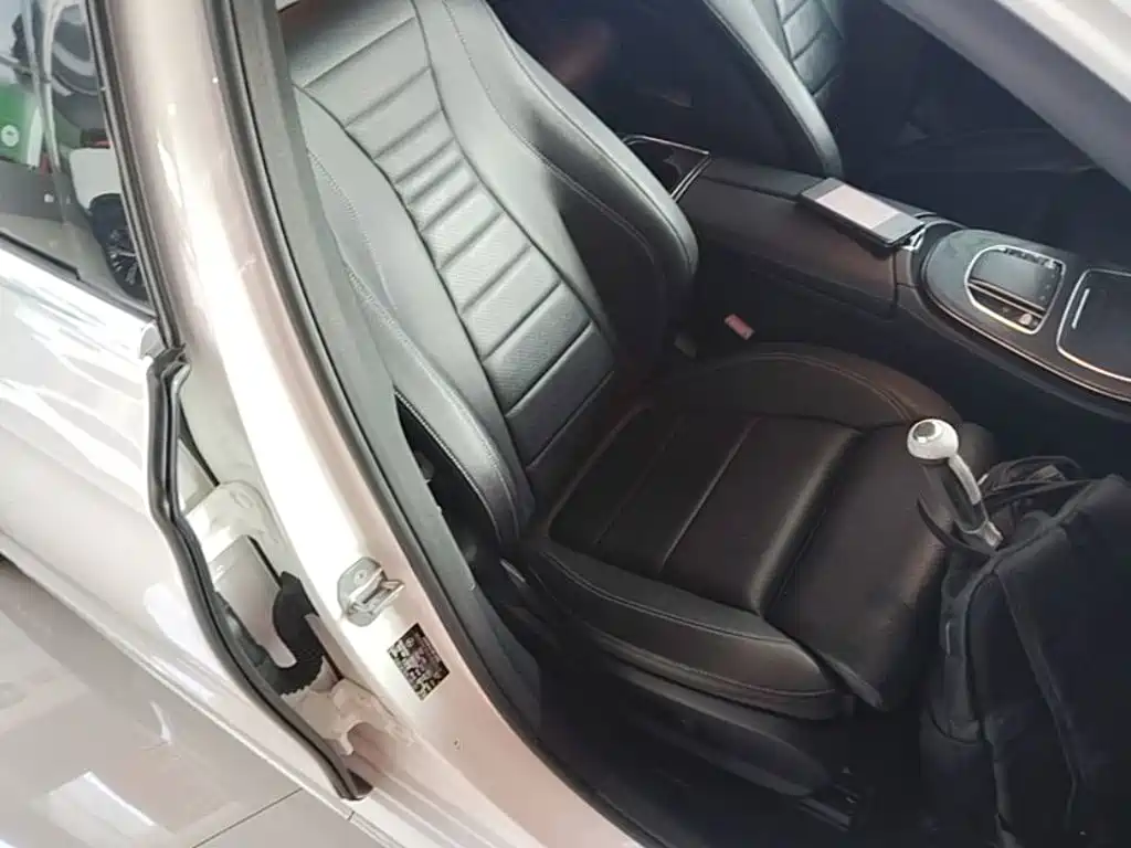 Mercedes-Benz E-Class — миниатюра 25