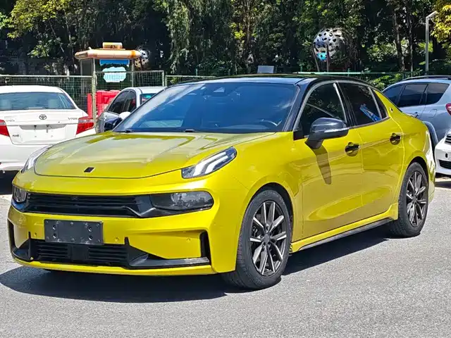 2019 Lynk & Co 03