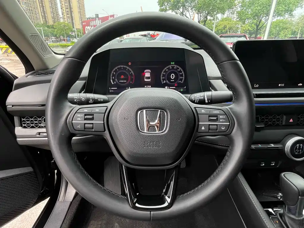 Honda Accord — миниатюра 18
