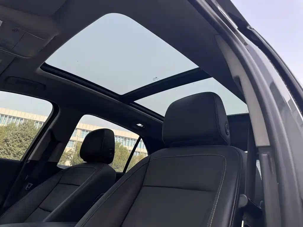Chevrolet Equinox — миниатюра 7