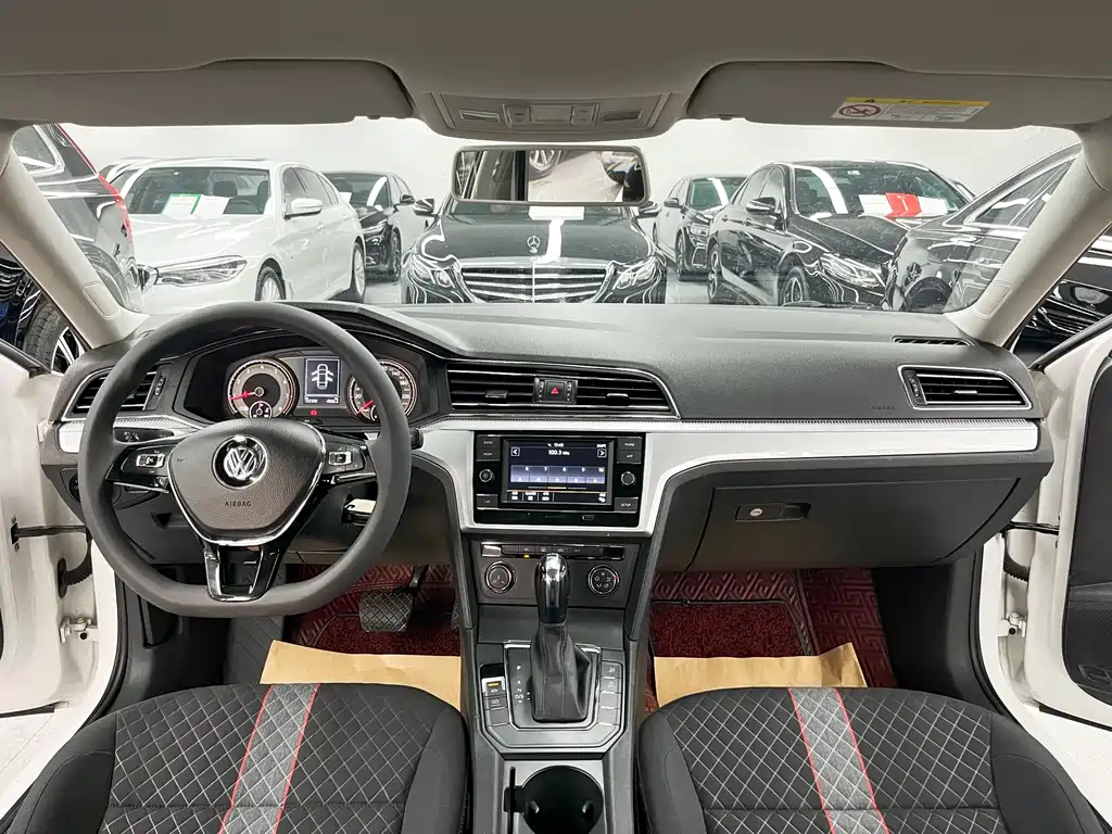 Volkswagen Lamando 2019 230TSI DSG VI