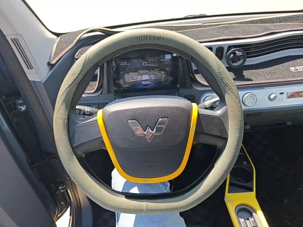 Wuling MINIEV — миниатюра 11