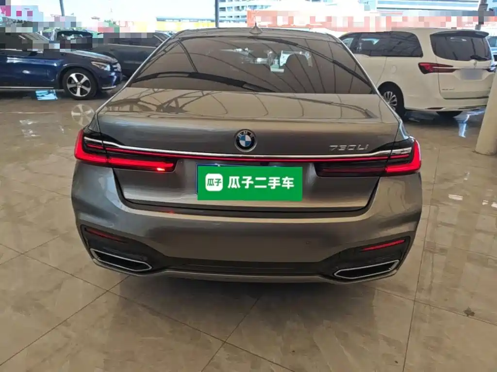 BMW 7 Series — миниатюра 6