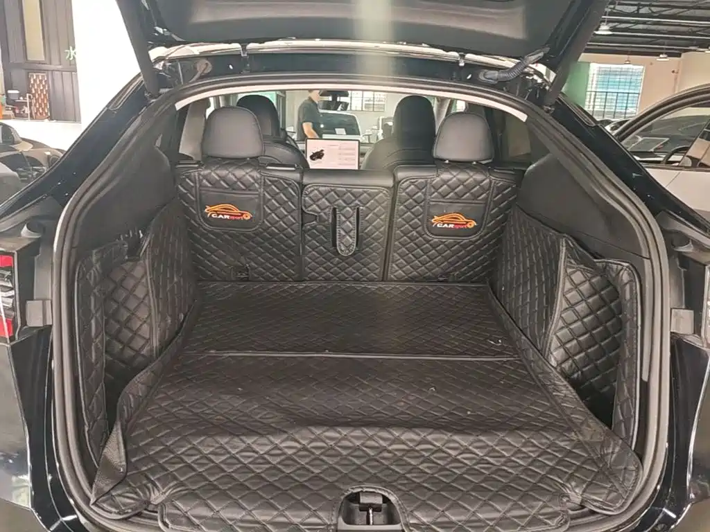 Tesla Model Y — миниатюра 19