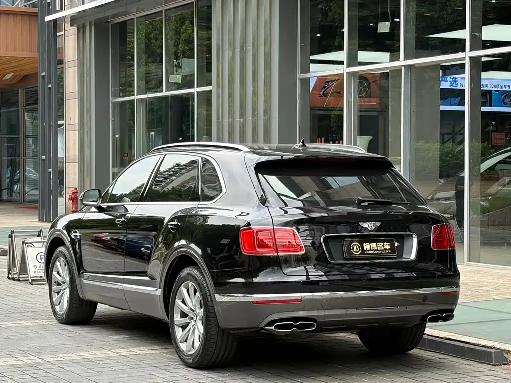 Bentley Bentayga — миниатюра 4