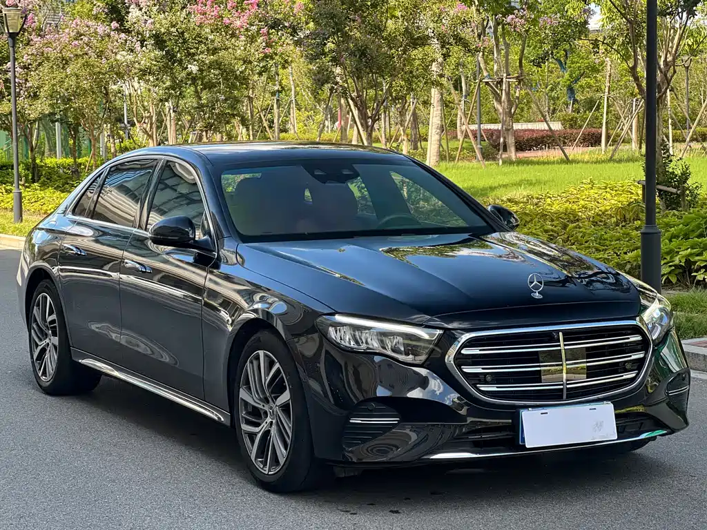 Mercedes-Benz E-Class — миниатюра 3