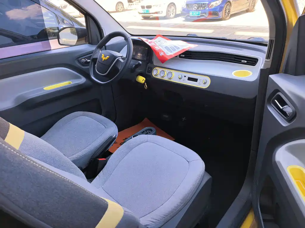 Wuling MINIEV — миниатюра 7