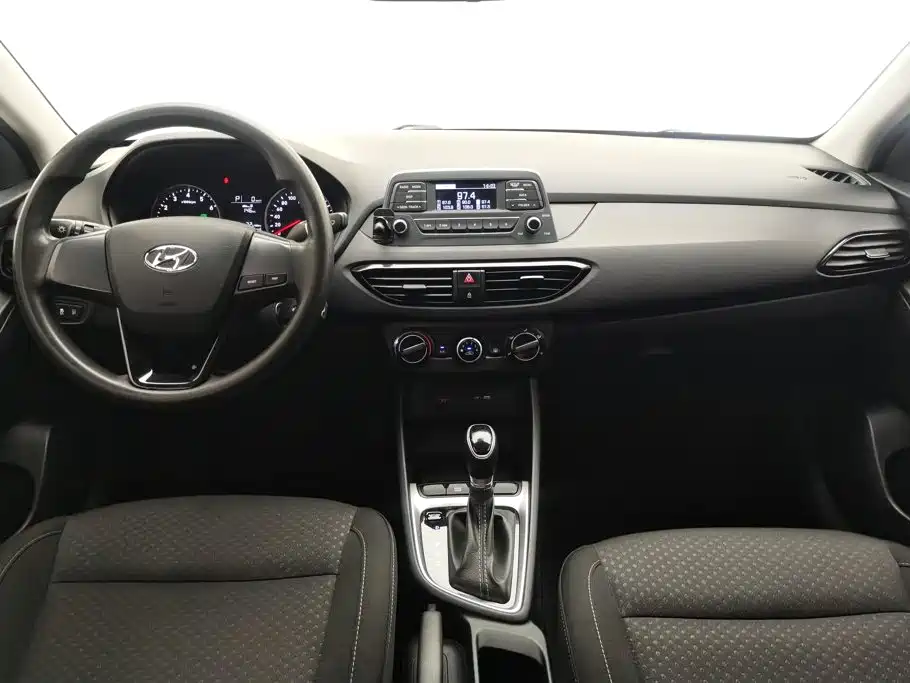 Hyundai Elantra — миниатюра 12