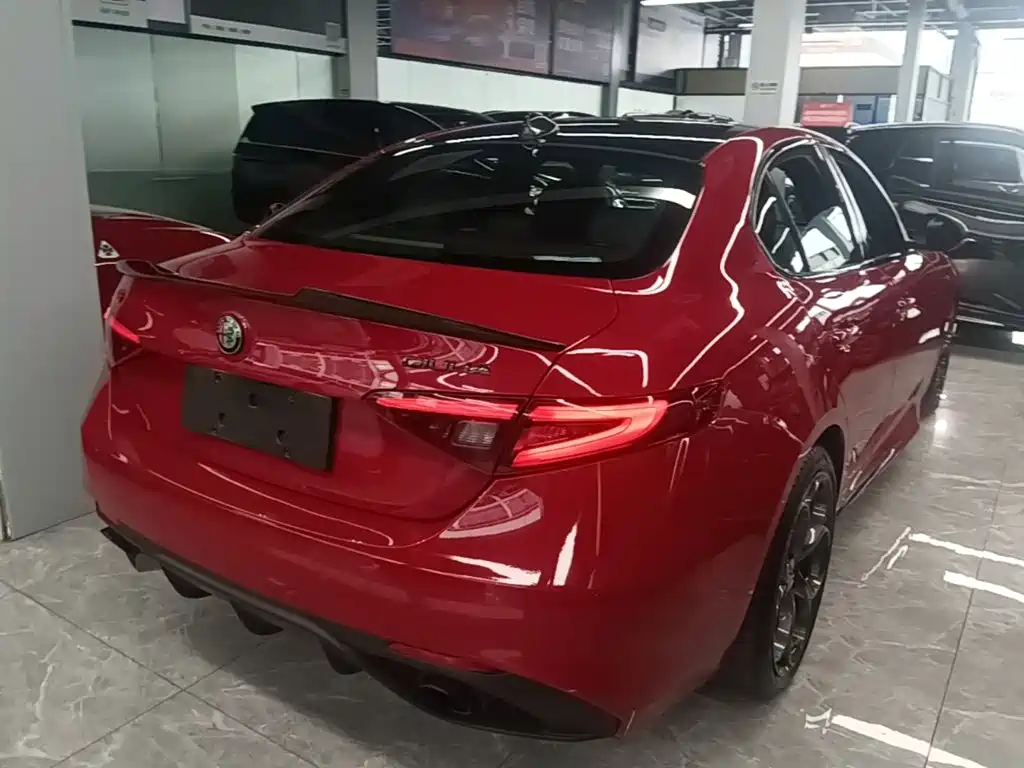 Alfa Romeo Giulia — миниатюра 7