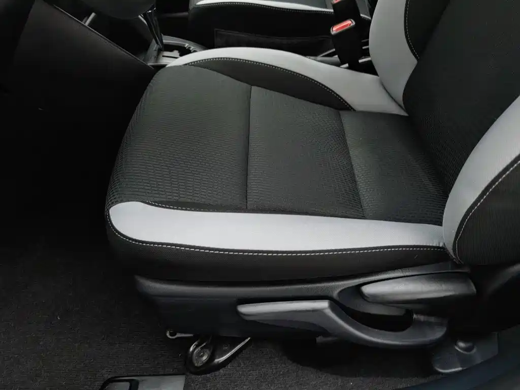 Toyota Yaris L — миниатюра 20