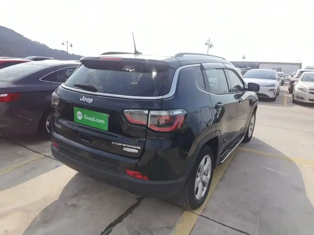 Jeep Compass — миниатюра 7