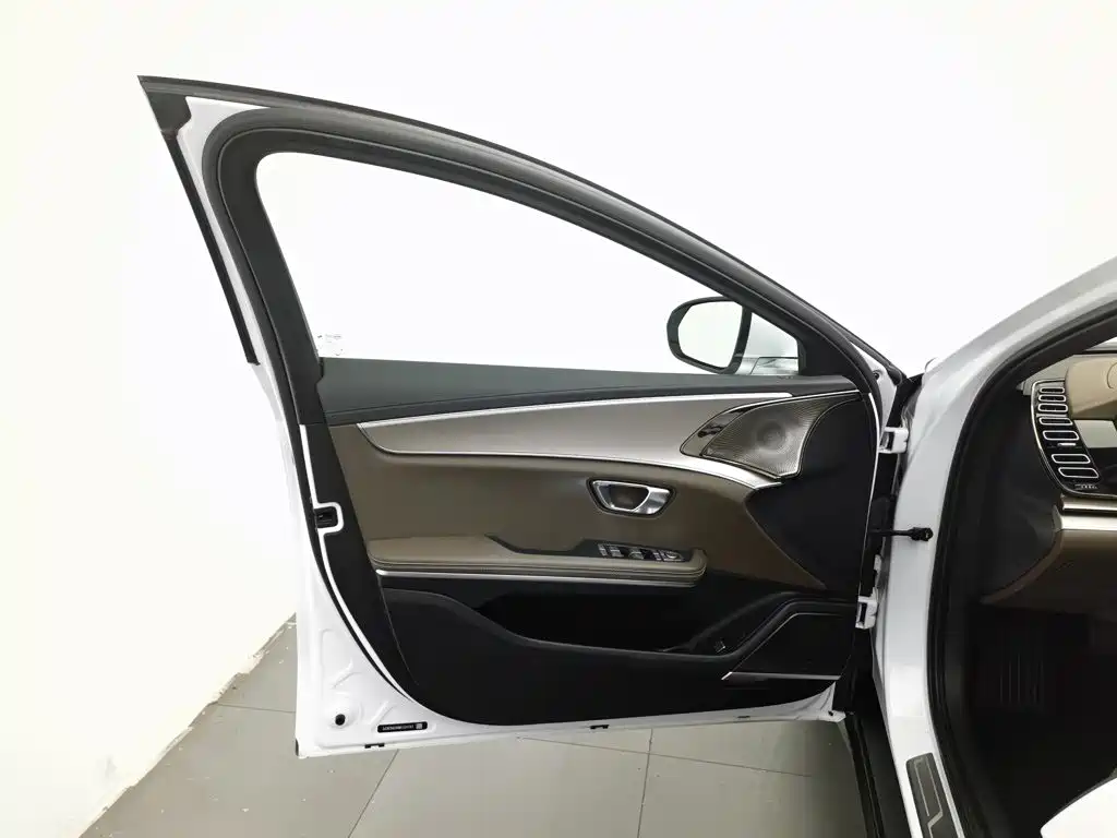 BYD Han — миниатюра 8