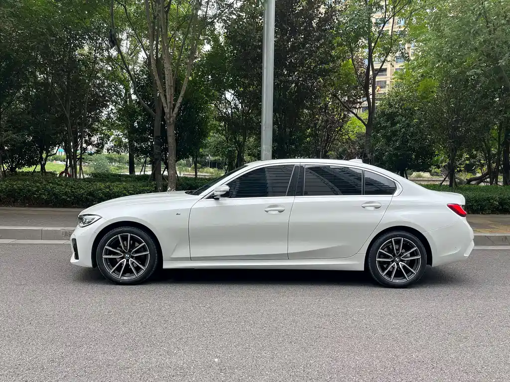 BMW 3 Series 2021