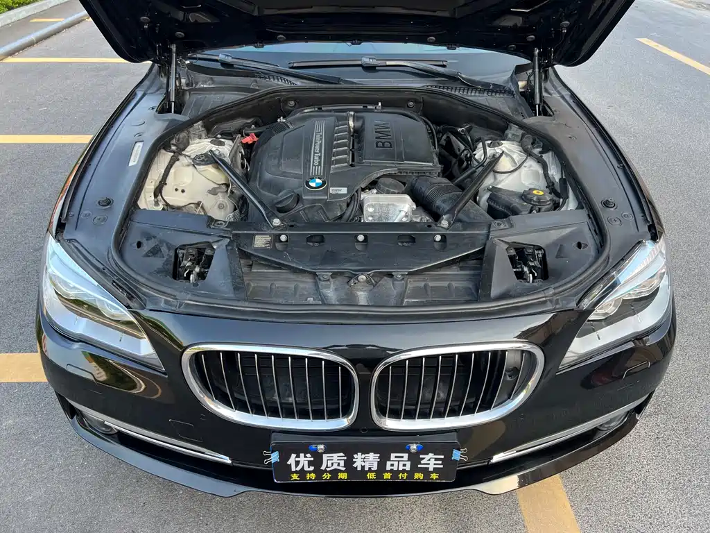 BMW 7 Series — миниатюра 27