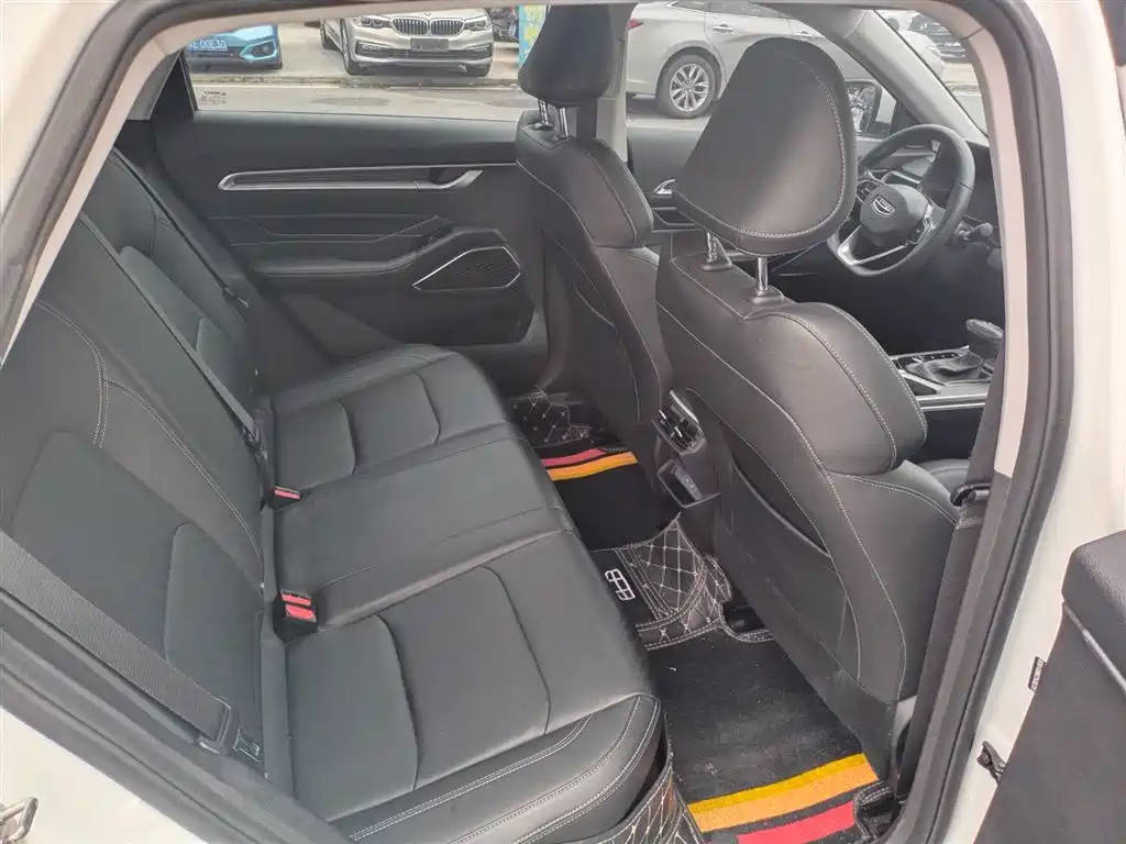 Geely Emgrand 2022 4 1.5L CVT Luxury