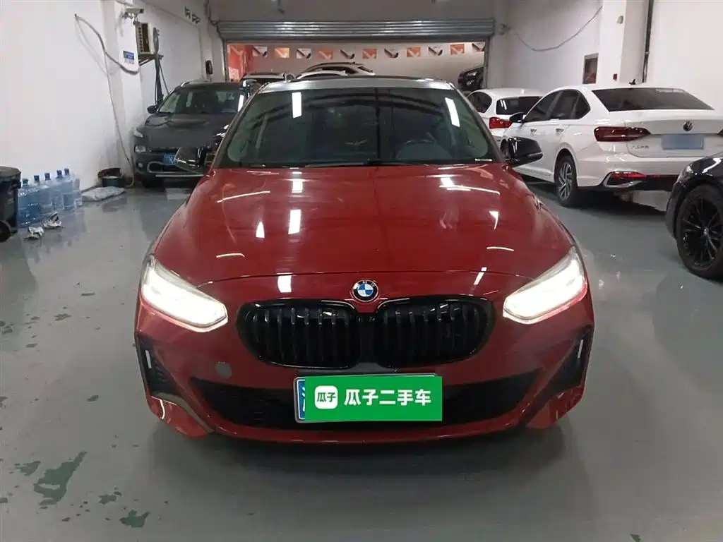 BMW  1 SERIES