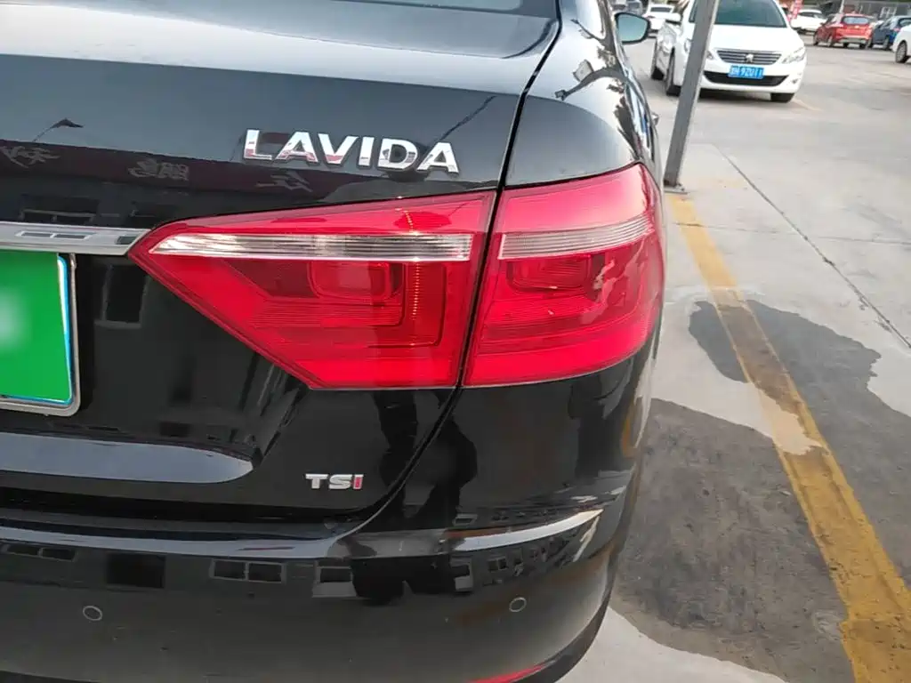 Volkswagen Lavida — миниатюра 8