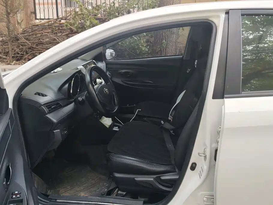 Toyota Yaris L — миниатюра 9