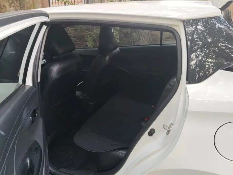 Toyota Yaris L — миниатюра 11