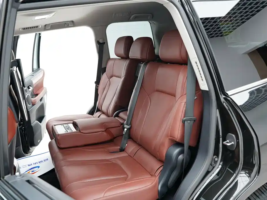 Lexus LX — миниатюра 13
