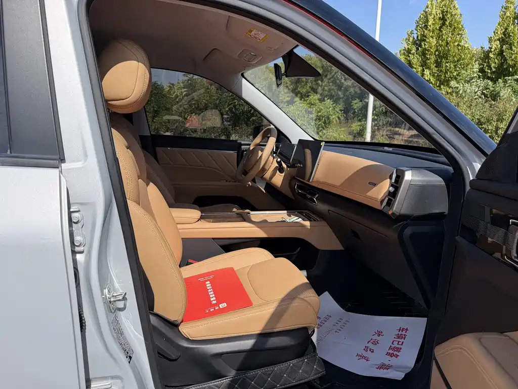 Wuling Xingguang 560 New Energy — миниатюра 15