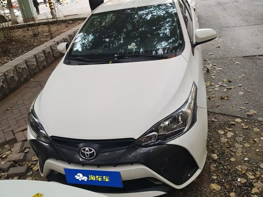 Toyota Yaris L — миниатюра 2