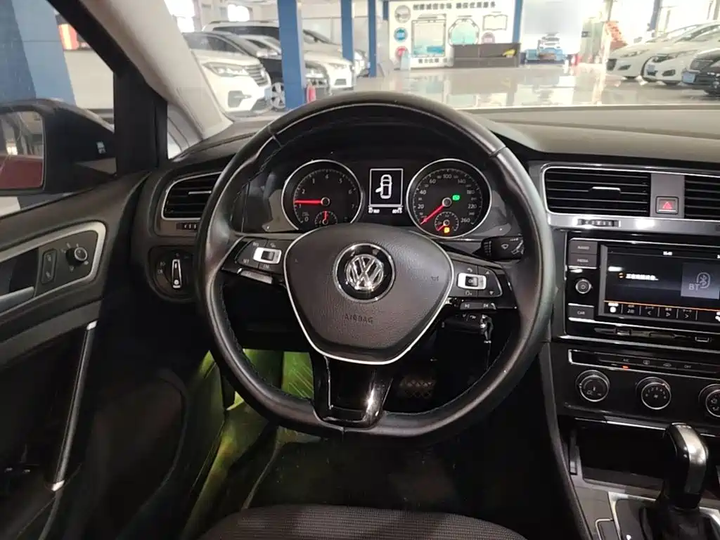 Volkswagen Golf — миниатюра 11