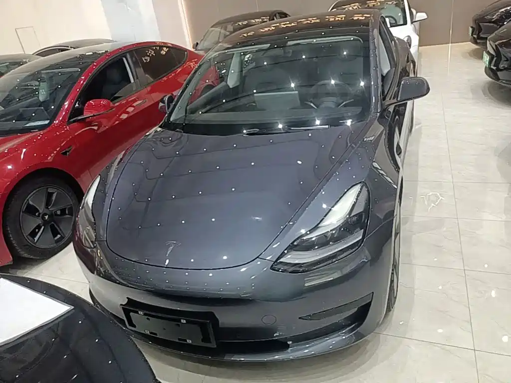 Tesla Model 3 — миниатюра 3