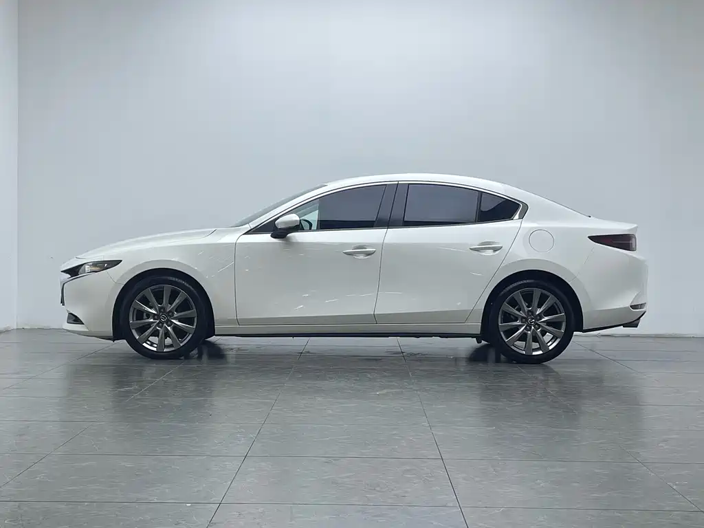 Mazda 3 Axela — миниатюра 8