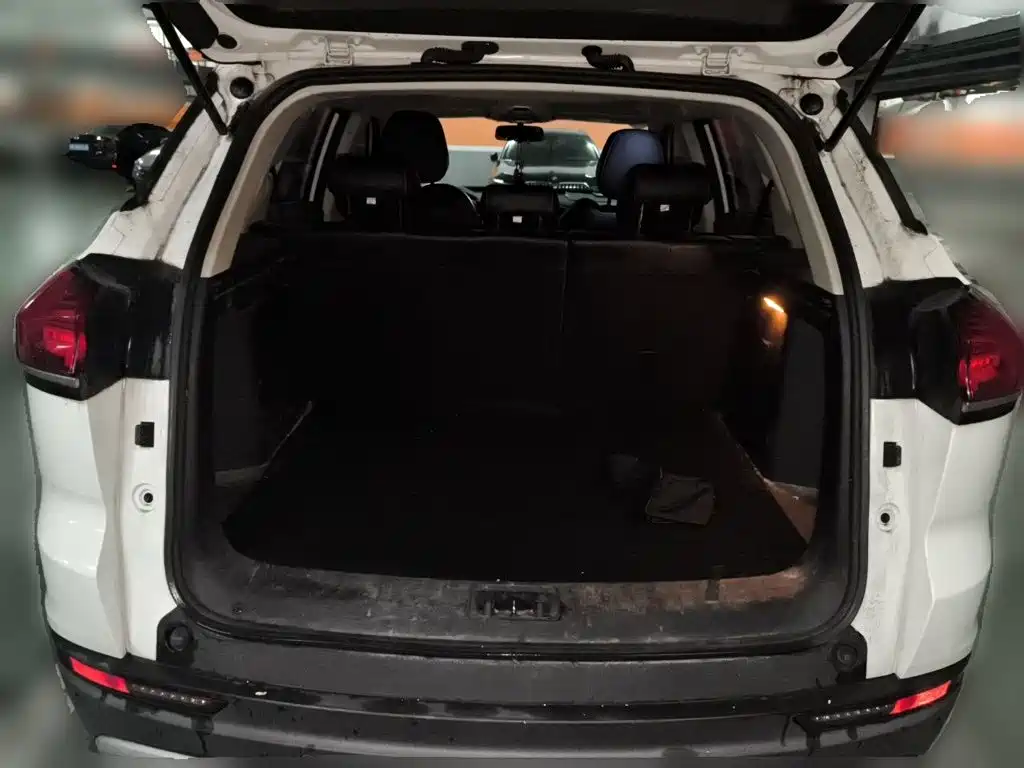 Geely Boyue — миниатюра 10