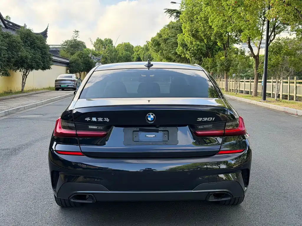 BMW 3 Series — миниатюра 9