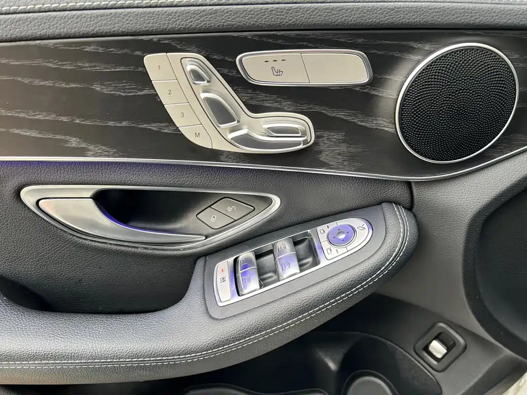 Mercedes-Benz C-Class — миниатюра 14