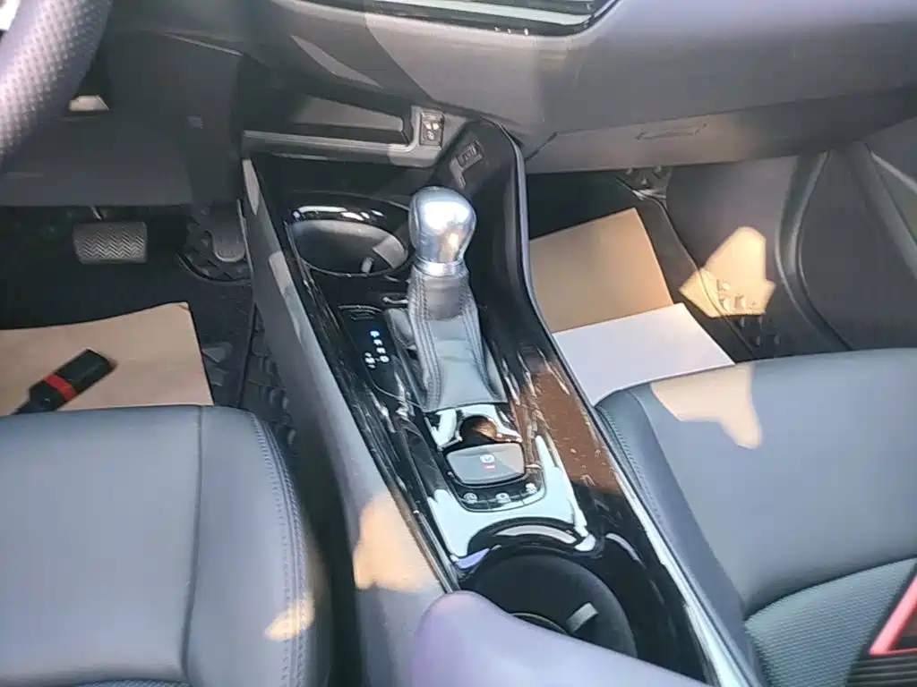 Toyota C-HR — миниатюра 14