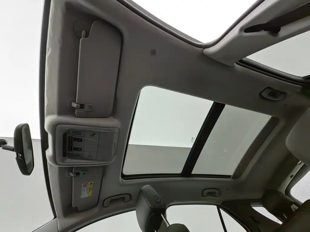 Chevrolet Equinox — миниатюра 14