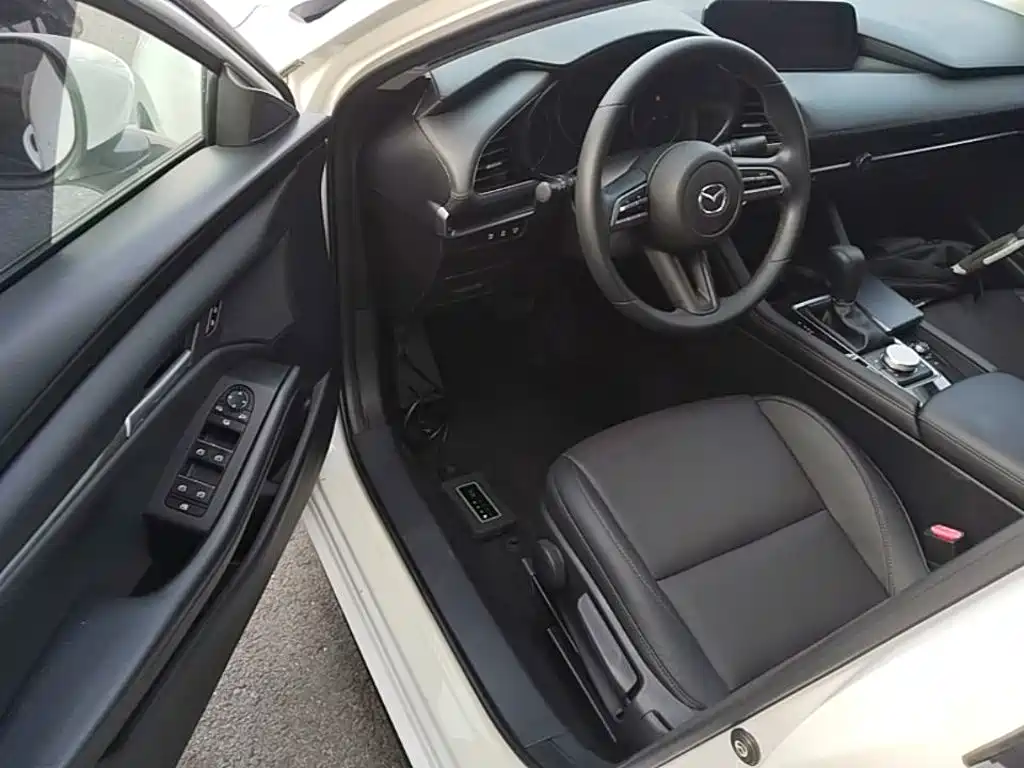 Mazda 3 Axela — миниатюра 16