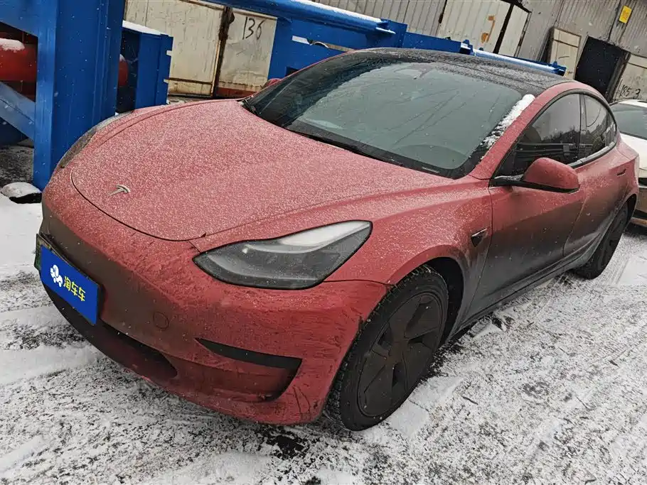 TESLA MODEL 3