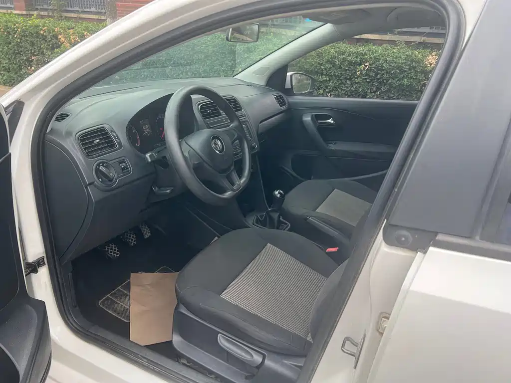Volkswagen Polo — миниатюра 8