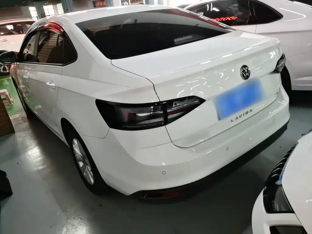 Volkswagen Lavida — миниатюра 5