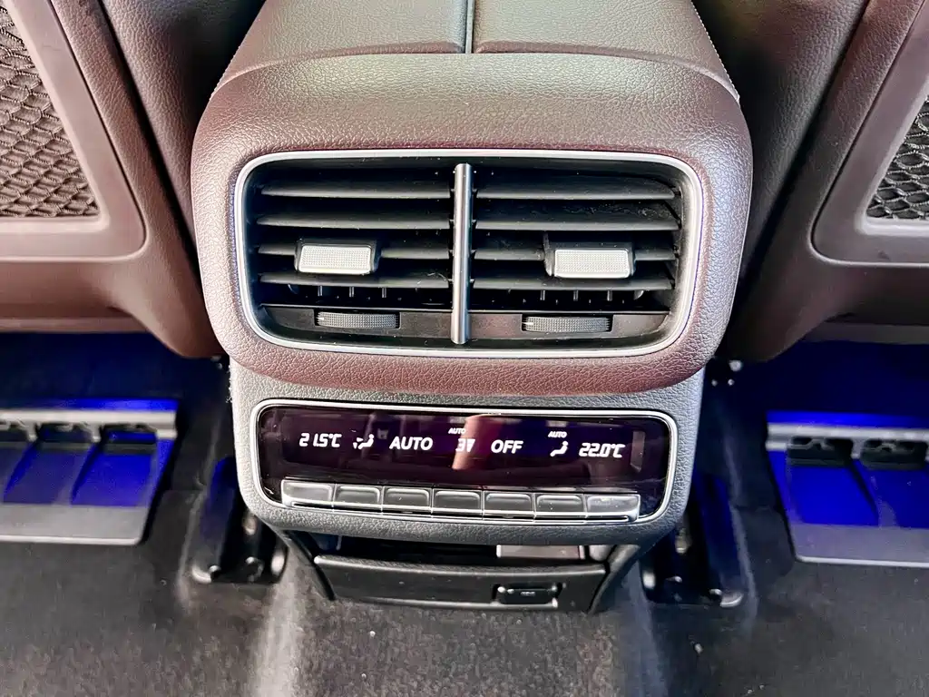 Mercedes-Benz GLS — миниатюра 23