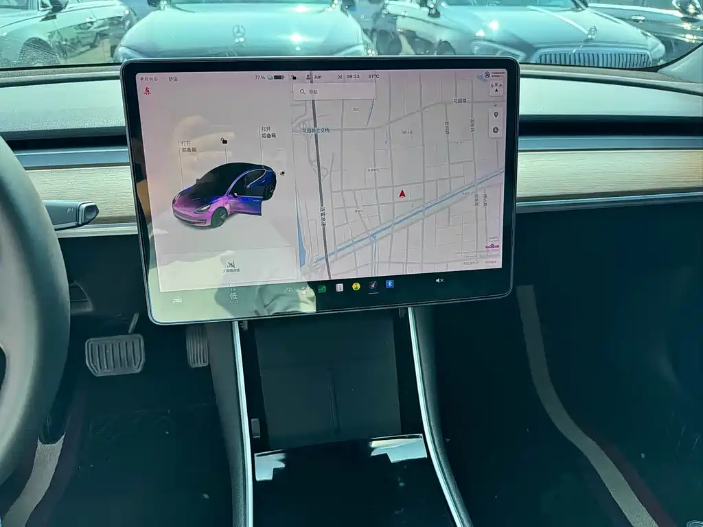 Tesla Model 3 — миниатюра 10