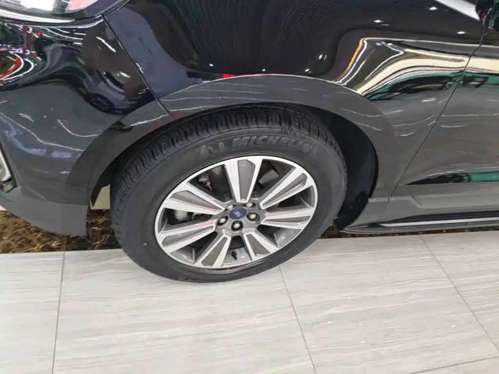 Ford Edge — миниатюра 23