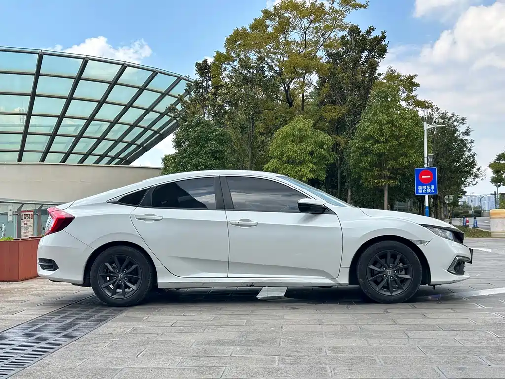 Honda Civic — миниатюра 4