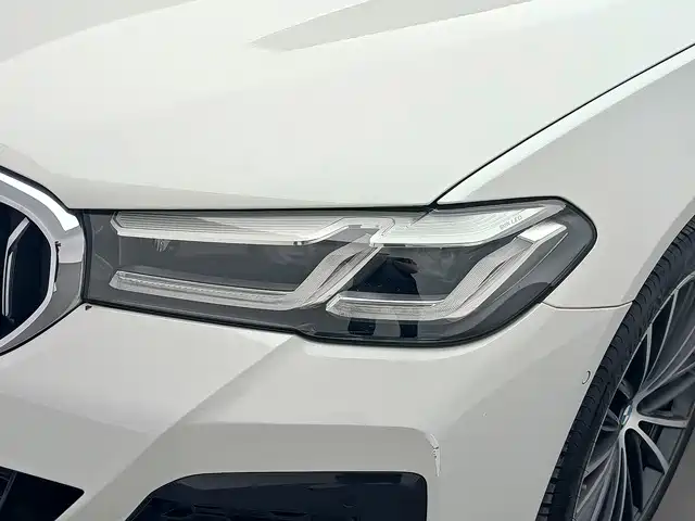 BMW 5 Series — миниатюра 15