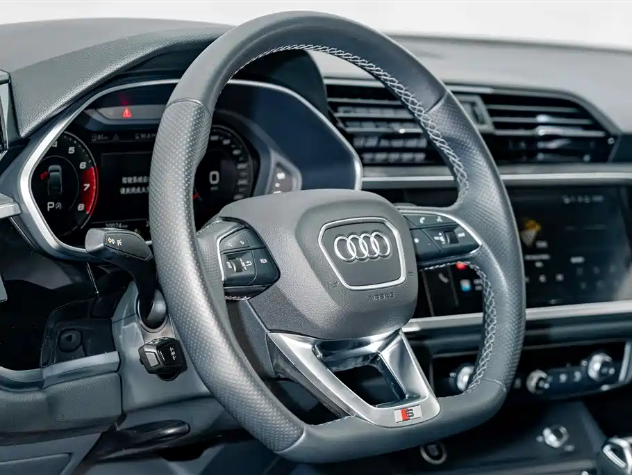 Audi Q3 Sportback — миниатюра 9