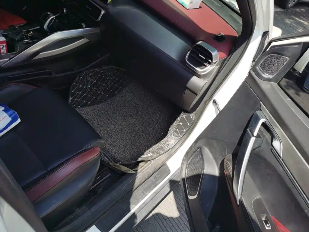 Geely Binyue — миниатюра 19