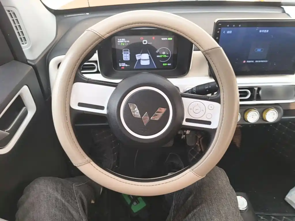 Wuling MINIEV — миниатюра 11