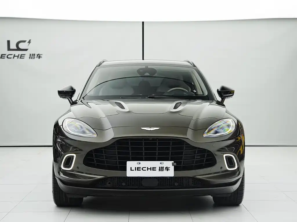 ASTON MARTIN  DBX