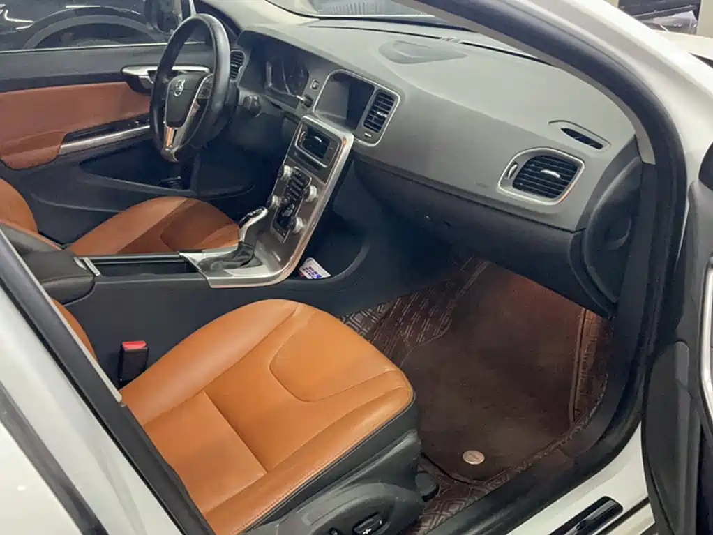 Volvo S60 — миниатюра 11